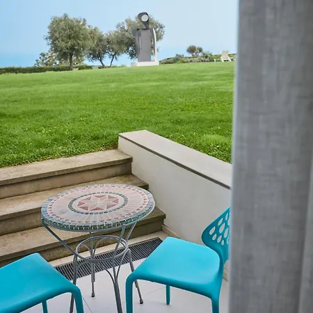 Emilia Hotel 4*