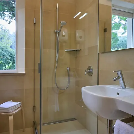 Hotel Emilia 4*