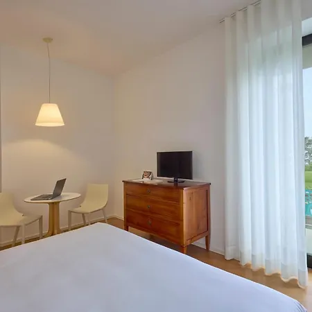 Hotel Emilia 4*