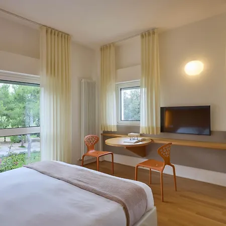 Hotel Emilia 4*