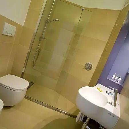 Emilia Hotel