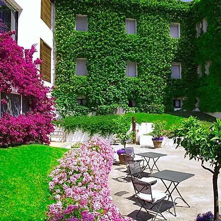 Hotel Emilia 4*