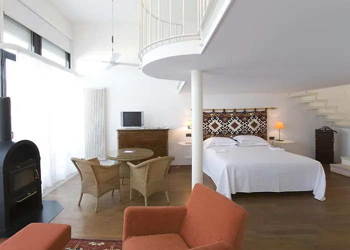 Hotel Emilia 4*